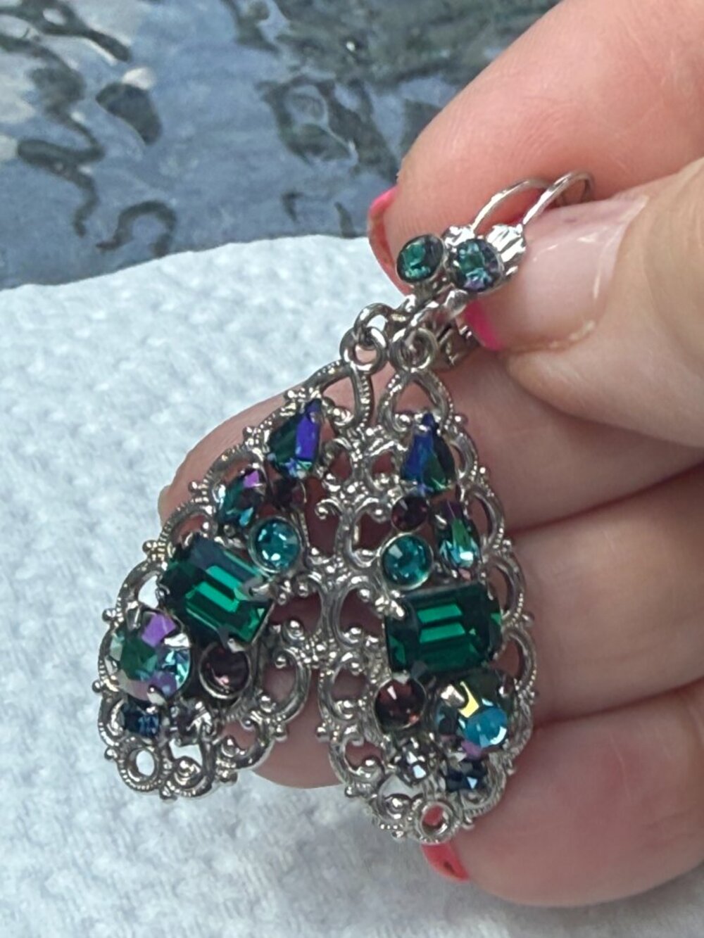 Sorrelli Retired Vintage Emerald Green Crystal Filigree Leverback Drop Earrings